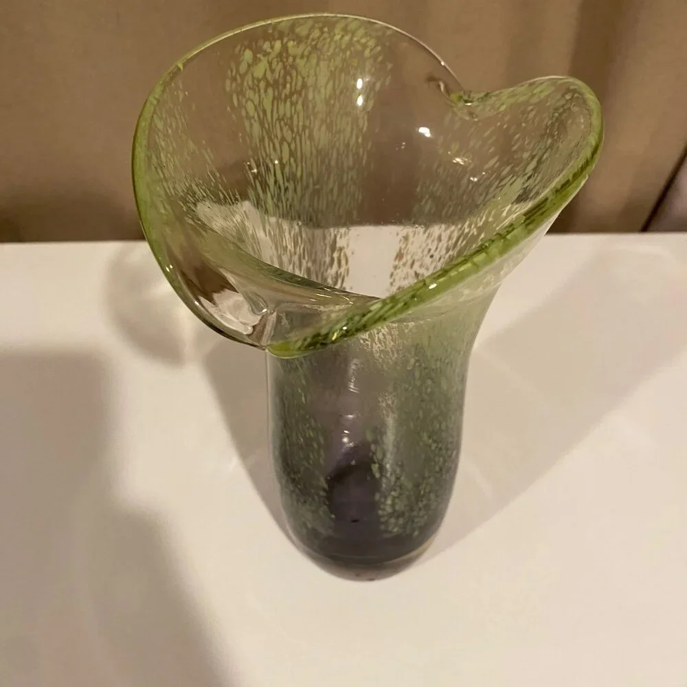 Hand Blown Heavy Glass Tulip Vase Green‎ and Purple 8